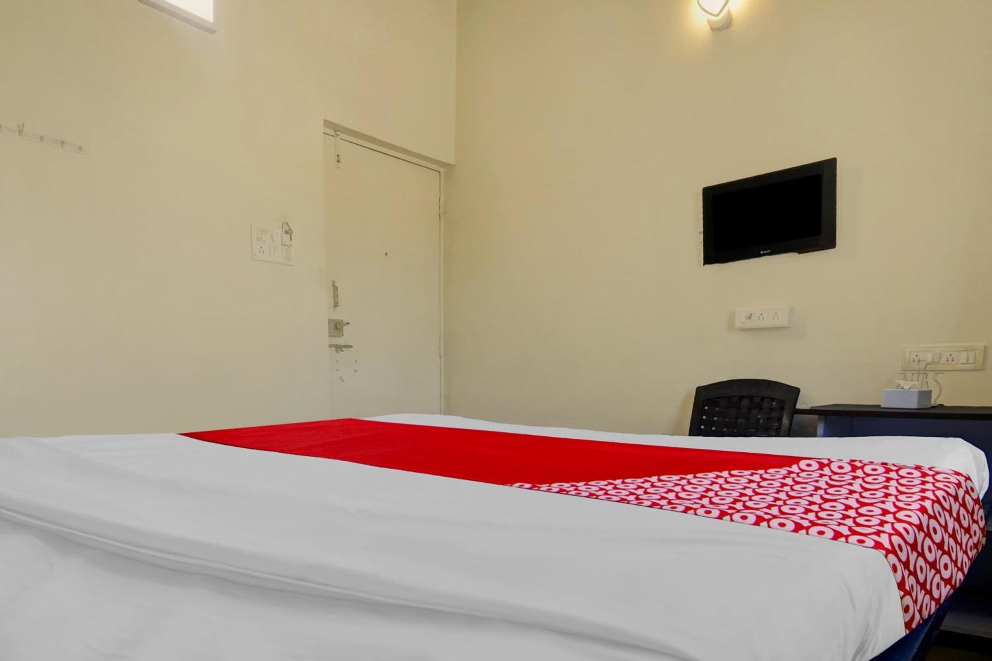 Hotel O Happy Homely Stay Sasvad Esterno foto