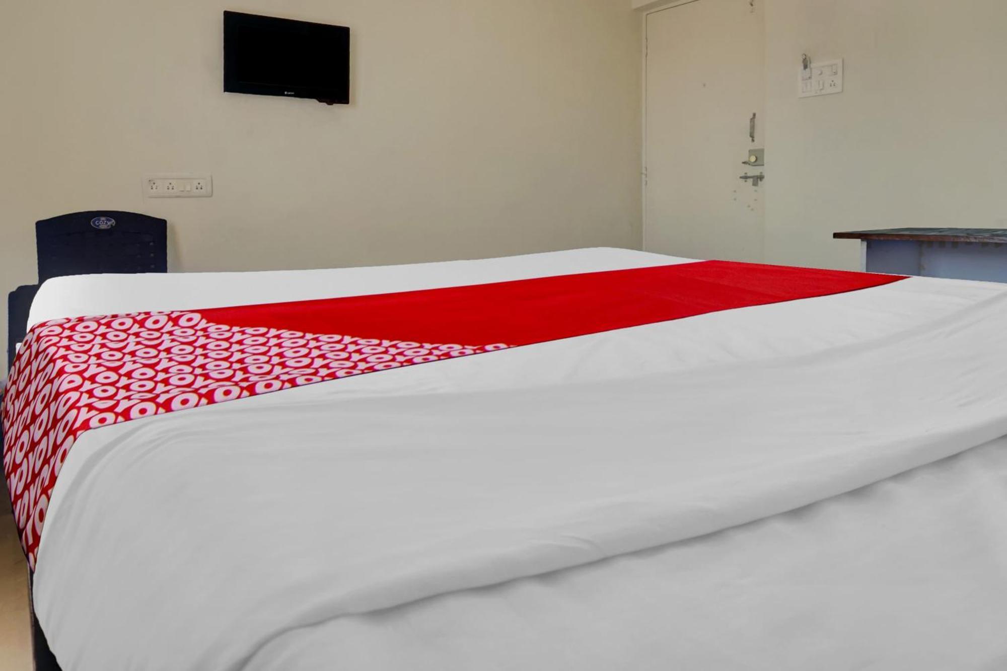 Hotel O Happy Homely Stay Sasvad Esterno foto
