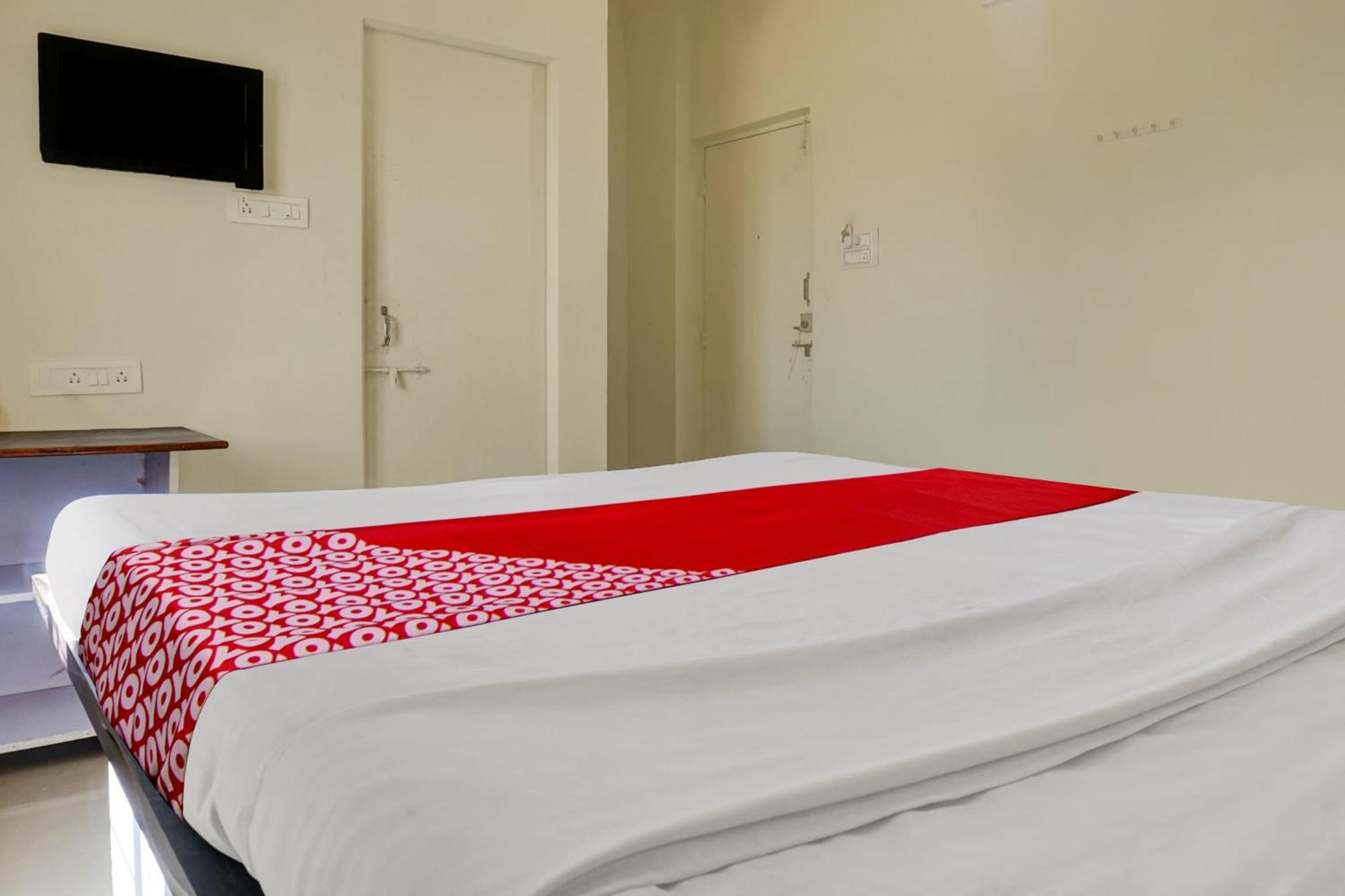 Hotel O Happy Homely Stay Sasvad Esterno foto